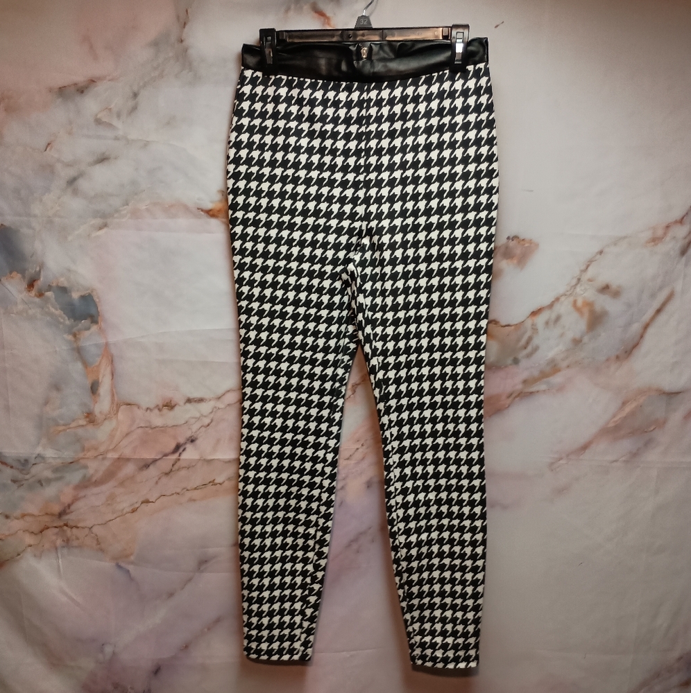 Forever 21 Black &‎ White Houndstooth Pants
